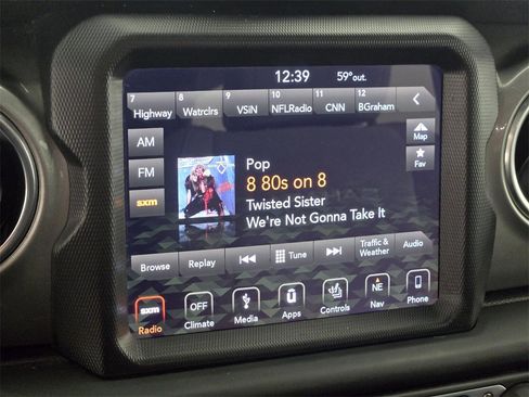 Used 2019 Jeep Wrangler Unlimited Sahara image 28