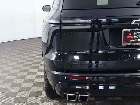 Used 2024 Chevrolet Traverse RS w/ LPO, Floor Liner Package AWD/4WD image 20