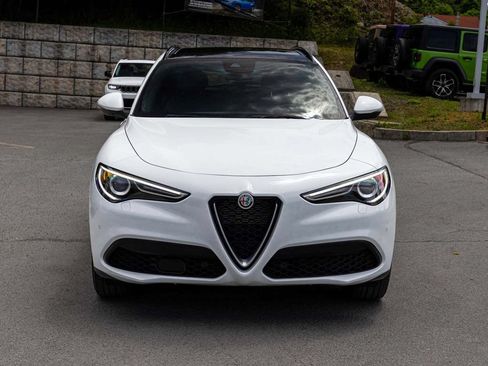 Used 2022 Alfa Romeo Stelvio Ti AWD/4WD image 2
