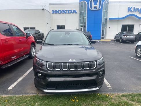 Used 2022 Jeep Compass Limited image 2