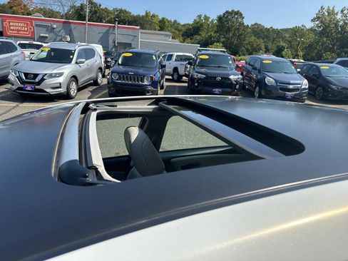 Used 2018 Toyota Avalon XLE Premium image 32