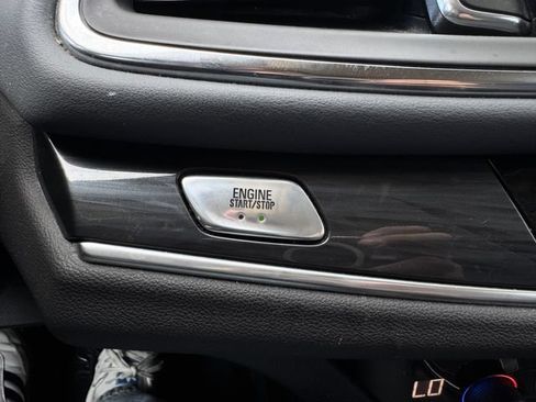 Used 2018 Buick Enclave Essence FWD image 27