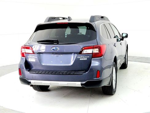Used 2017 Subaru Outback 2.5i Premium image 5