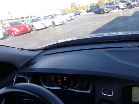 Used 2016 Volvo S60 T5 Premier image 47