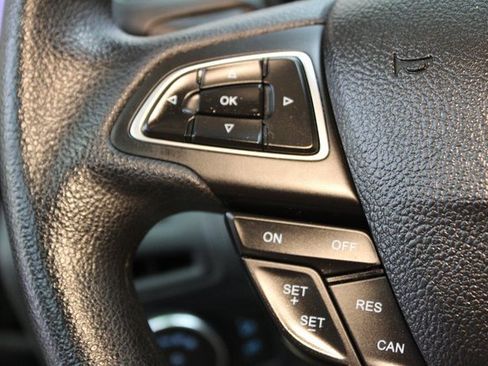 Used 2017 Ford Focus SE image 17