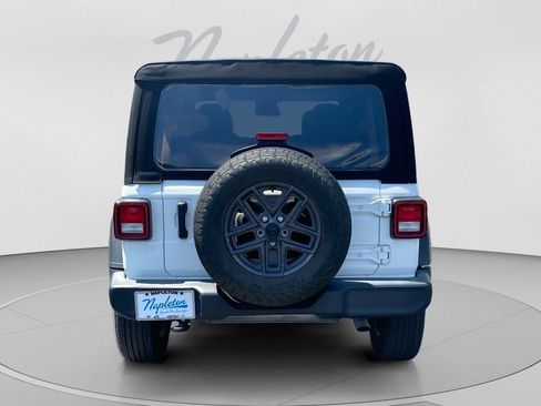 Used 2024 Jeep Wrangler Unlimited Sport AWD/4WD image 4