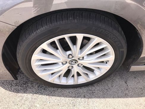 Used 2018 Toyota Camry XLE w/ Audio Package image 10