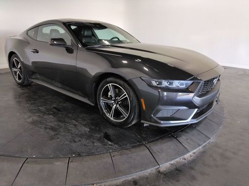 Used 2024 Ford Mustang Premium image 4