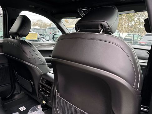 New 2026 Jeep Grand Cherokee Altitude image 9