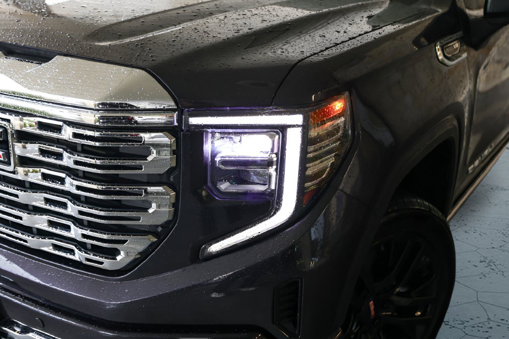 Used 2025 GMC Sierra 1500 Denali w/ Denali Reserve Package AWD/4WD image 2