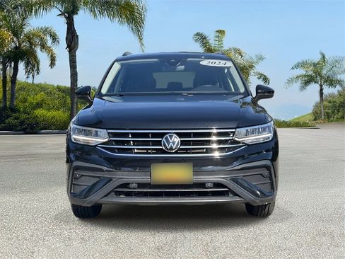 Used 2024 Volkswagen Tiguan S image 6