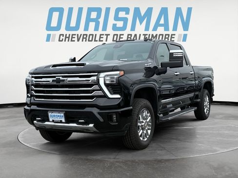 Used 2024 Chevrolet Silverado 2500 High Country image 2