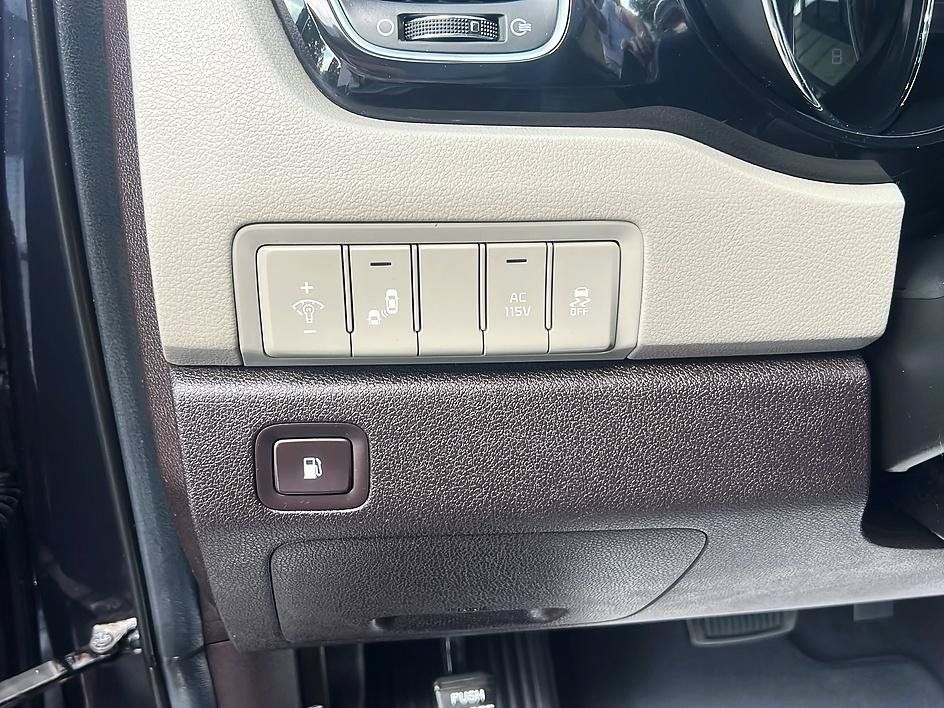 Used 2016 Kia Sedona SX Limited FWD image 26