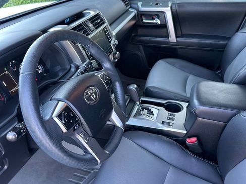 Used 2022 Toyota 4Runner SR5 Premium AWD/4WD image 7