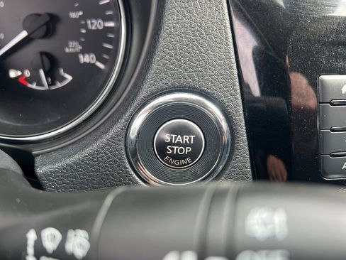Used 2020 Nissan Rogue SV AWD/4WD image 60