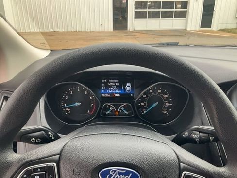 Used 2018 Ford Focus SE image 12