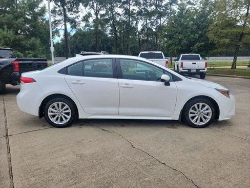 Certified 2026 Toyota Corolla LE w/ LE Premium Package FWD image 8