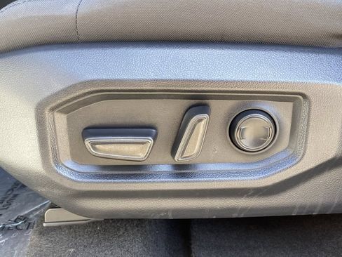 Used 2025 Toyota Tundra SR5 AWD/4WD image 23