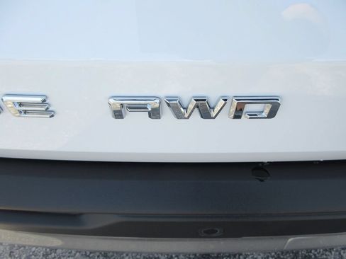 New 2026 Chevrolet Traverse LT w/ Sun and Wheel Package AWD/4WD image 11