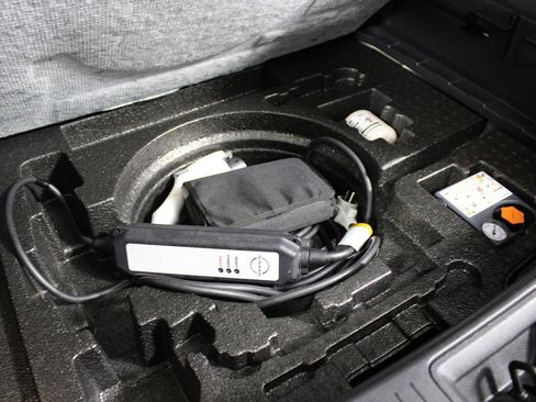 Used 2024 Nissan Ariya FWD image 32