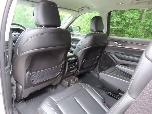Certified 2023 Jeep Grand Cherokee L Limited AWD/4WD image 25