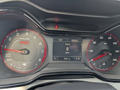 Used 2024 Chevrolet Trax RS w/ Sunroof Package image 16