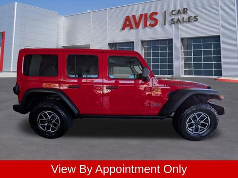 Used 2025 Jeep Wrangler Unlimited Rubicon w/ Convenience Group AWD/4WD image 5