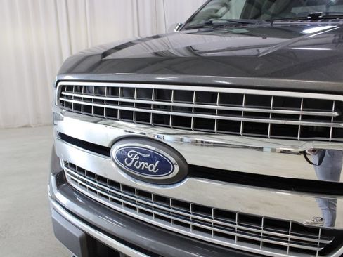 Used 2019 Ford F150 Lariat w/ Equipment Group 502A Luxury AWD/4WD image 32