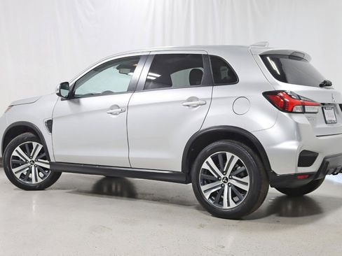 Used 2024 Mitsubishi Outlander Sport SE image 9