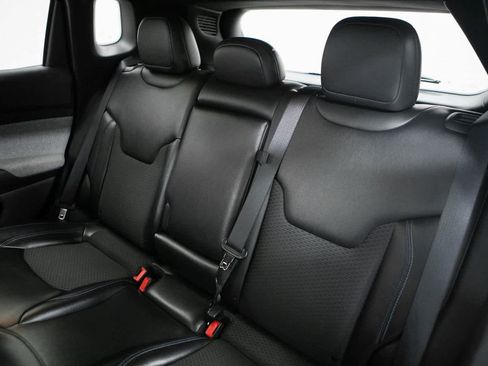 Used 2023 Jeep Compass Latitude image 26