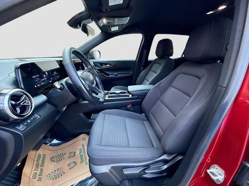 Used 2025 Chevrolet Equinox LT image 22