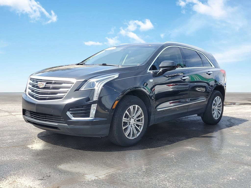 Used 2017 Cadillac XT5 Luxury w/ Driver Awareness Package FWD image 2