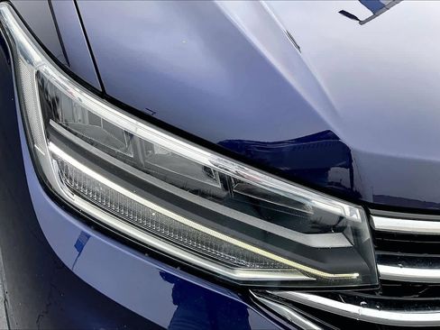 Used 2022 Volkswagen Tiguan SE image 54