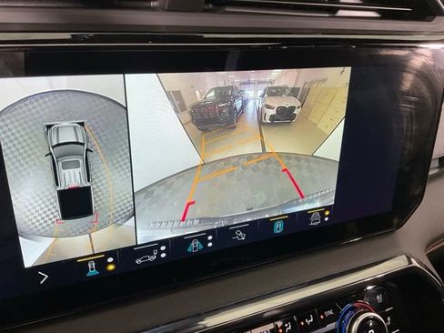 Used 2022 GMC Sierra 1500 AT4 AWD/4WD image 12