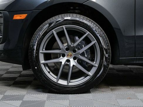 Used 2026 Porsche Macan AWD/4WD image 36