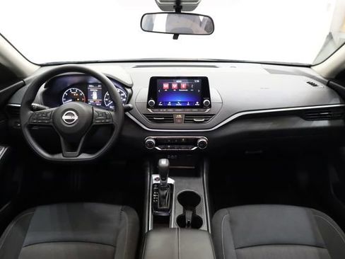 Used 2025 Nissan Altima 2.5 S image 14