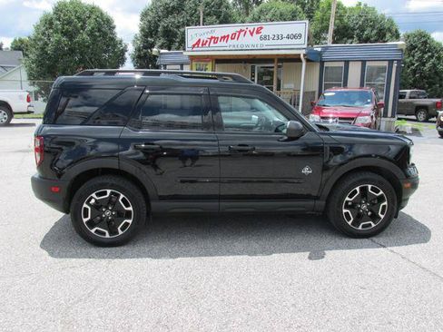 Used 2022 Ford Bronco Sport Outer Banks w/ Tech Package AWD/4WD image 3