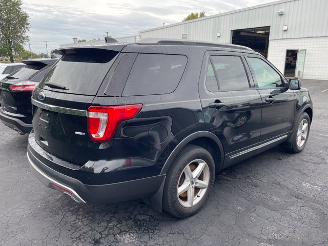 Used 2016 Ford Explorer XLT w/ Equipment Group 202A AWD/4WD image 7