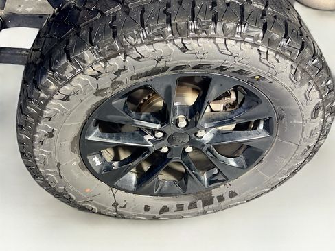 Used 2022 Jeep Gladiator Overland AWD/4WD image 30