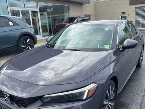 Used 2024 Honda Civic EX-L image 1