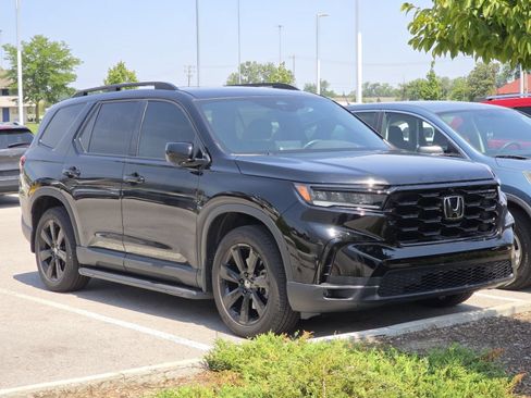 Used 2025 Honda Pilot Black Edition image 2