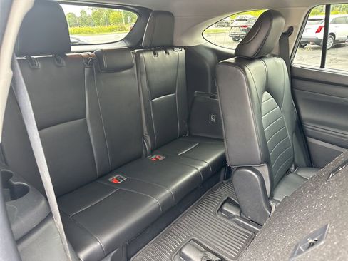 Used 2023 Toyota Highlander XLE image 37