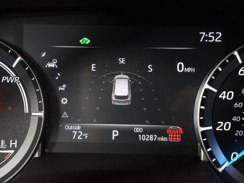 Certified 2025 Toyota Highlander XLE AWD/4WD image 16