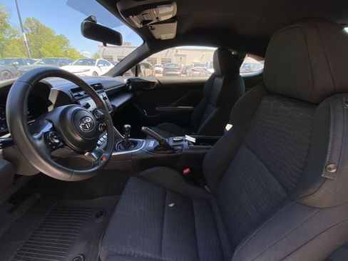 Used 2023 Toyota GR86 RWD image 19