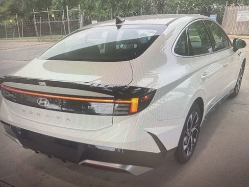 Used 2025 Hyundai Sonata SEL FWD image 4