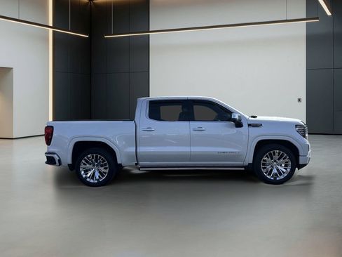 Used 2022 GMC Sierra 1500 Denali w/ Denali Reserve Package AWD/4WD image 6