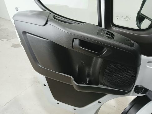 Used 2025 RAM ProMaster 2500 w/ U-Haul Equipment Group FWD image 27