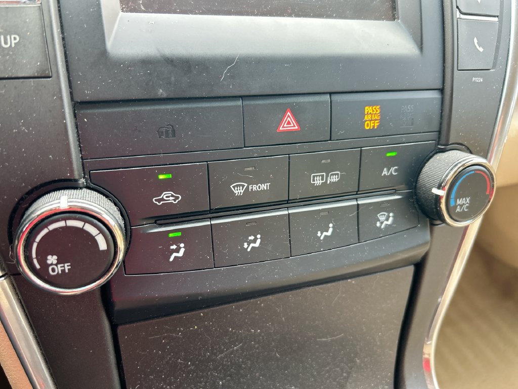 Used 2016 Toyota Camry LE FWD image 22