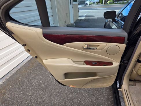 Used 2008 Lexus LS 460 RWD image 16