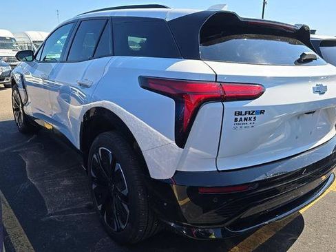 Used 2024 Chevrolet Blazer EV RS AWD/4WD image 4